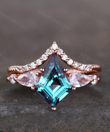 Vintage kite cut alexandrite engagement ring set rose gold pear shaped wedding ring for women unique curved stacking band bridal wedding set