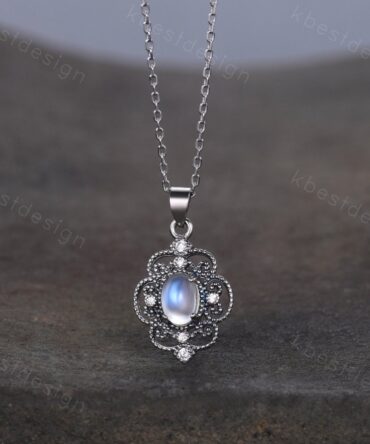 Antique Moonstone Necklace, Silver Moonstone Necklace, Crystal Pendant Necklace, Gift for Her, Oval Stone Necklace, Vintage Necklace