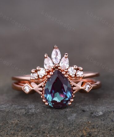Pear shaped Alexandrite bridal ring set vintage Alexandrite engagement ring set unique curved moissanite wedding ring promise ring set
