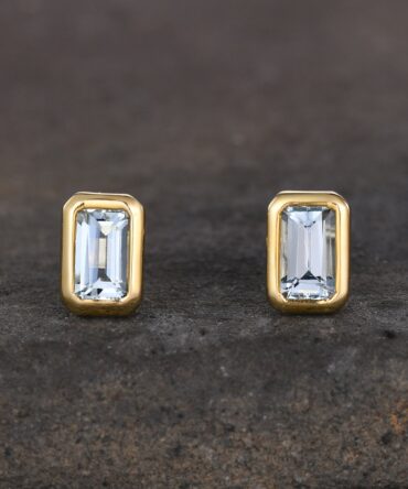 Bezel set Aquamarine Stud Earrings, 14K Gold Aquamarine Earrings, March Birthstone, Minimalist Earrings, Tiny Gold Stud Earrings, Handmade