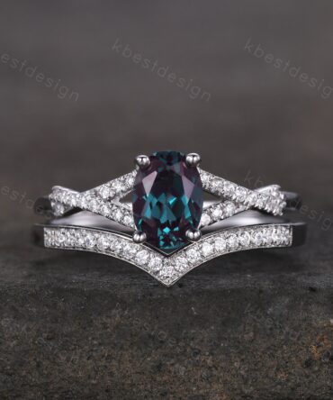 Oval cut Alexandrite bridal ring set vintage unique Alexandrite engagement ring curved moissanite ring set for women silver ring