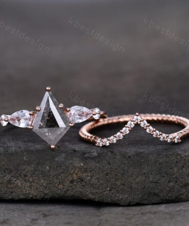 Kite cut salt and pepper diamond engagement ring set unique art deco moissanite wedding ring rose gold ring vintage bridal wedding ring set