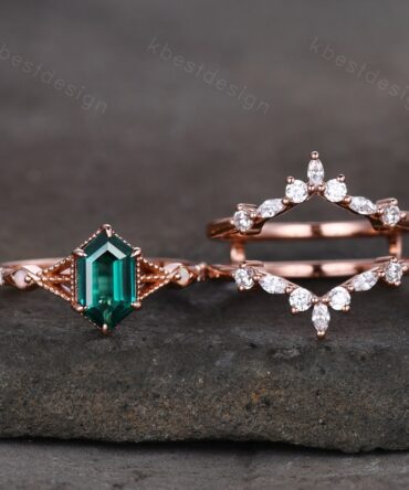 Antique Green Emerald Engagement Ring Set Hexagon cut Engagement Ring Unique Art Deco Moissanite Stacking Matching Band Bridal Promise Set