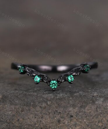 Vintage Curved Emerald Wedding Band Black Gold Stacking Band Unique Leaf Style Matching Band for Women Nature Inspired Ring Anniversary Gift