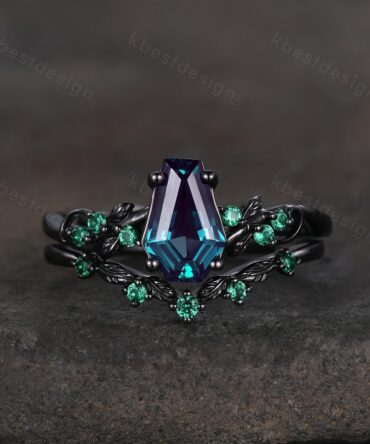 Vintage Coffin cut Alexandrite Engagement Ring Art Deco Branch Design Leaf Emerald Wedding Ring Gothic Black Gold Ring Unique Promise Set